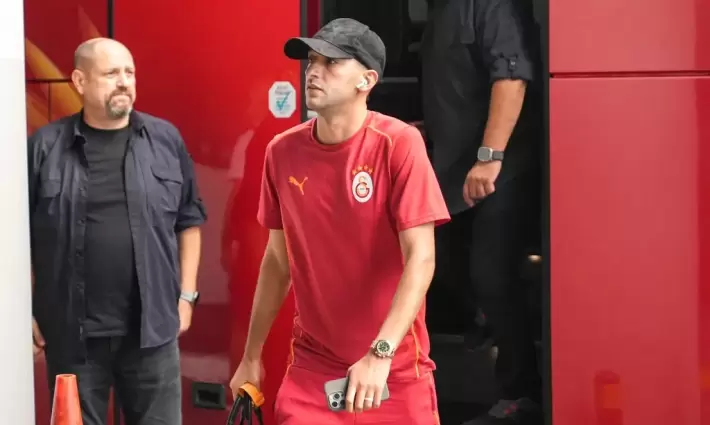 حكيم زياش- لاعب كرة قدم مغربي