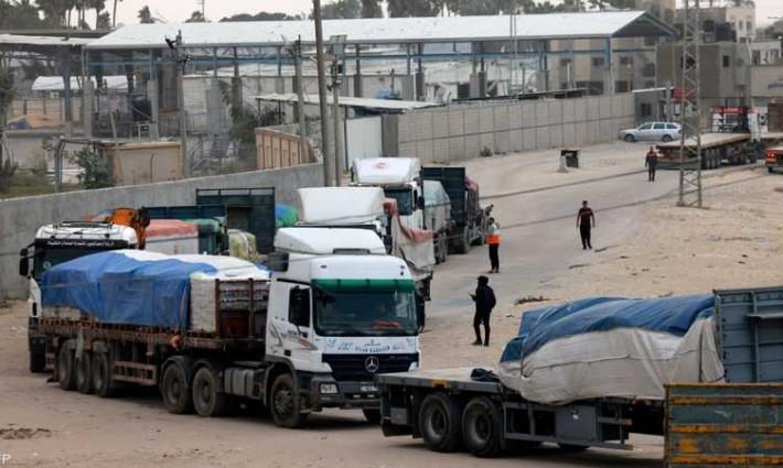 قوافل المساعدات العالقة عند معابر غزة