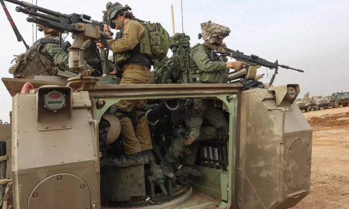 52 دولة ومنظمتان.. مطالبات دولية باتخاذ إجراءات لوقف شحن الأسلحة إلى الاحتلال