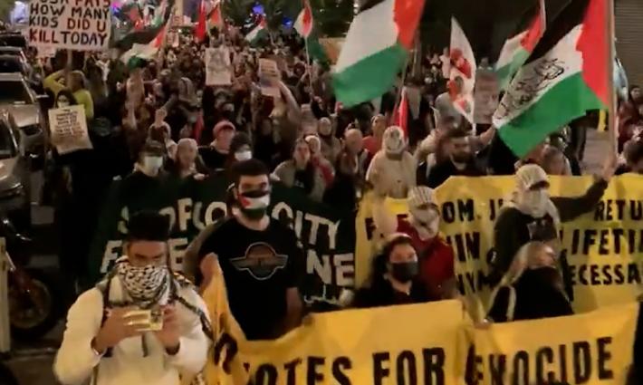 احتجاجات داعمة لفلسطين منددة بالإدارة الأمريكية