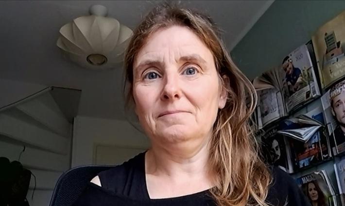 الصحفية الهولندية إيفا برينس