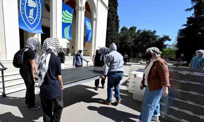 طلاب داعمون لفلسطين