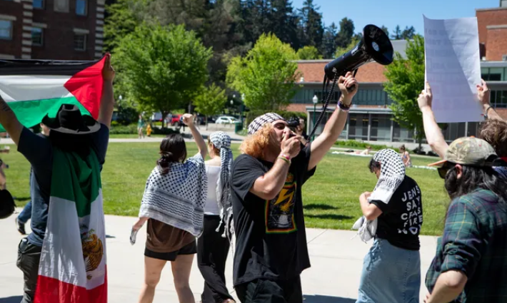 مظاهرة طلابية داعمة لفلسطين