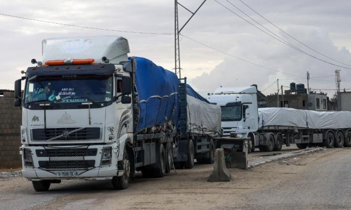 شاحنات المساعدات