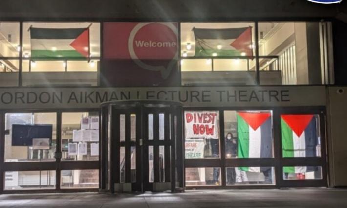 المبنى الذي احتله الطلاب الداعمون لفلسطين_