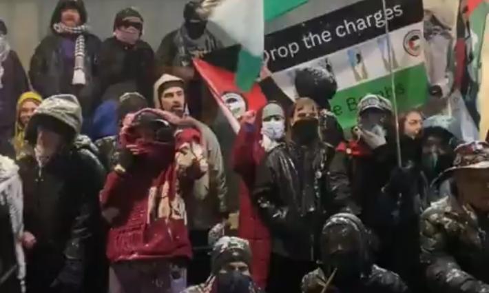 وقفة تضامنية مع نشطاء حركة فلسطين المسجونين