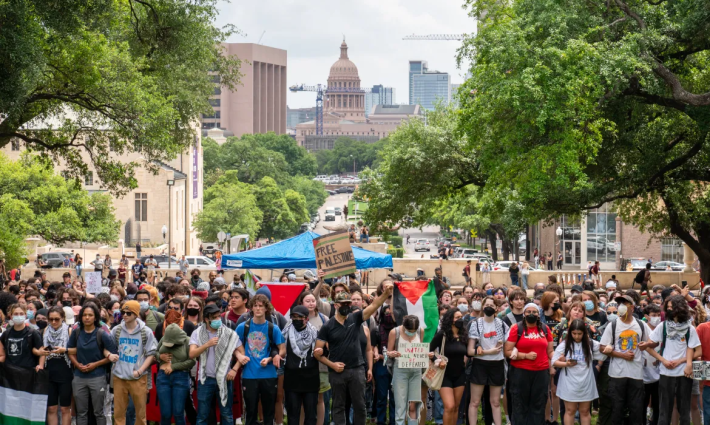 مظاهرة طلابية داعمة لفلسطين