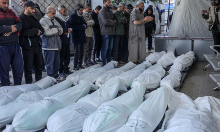 صلاة على شهداء في غزة