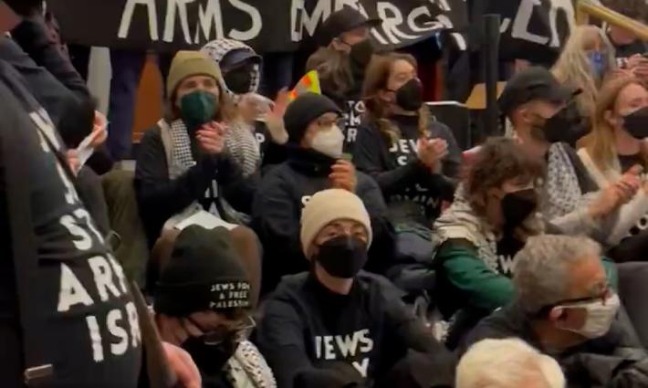 احتلال أنصار فلسطين لمبنى البرلمان الكندي