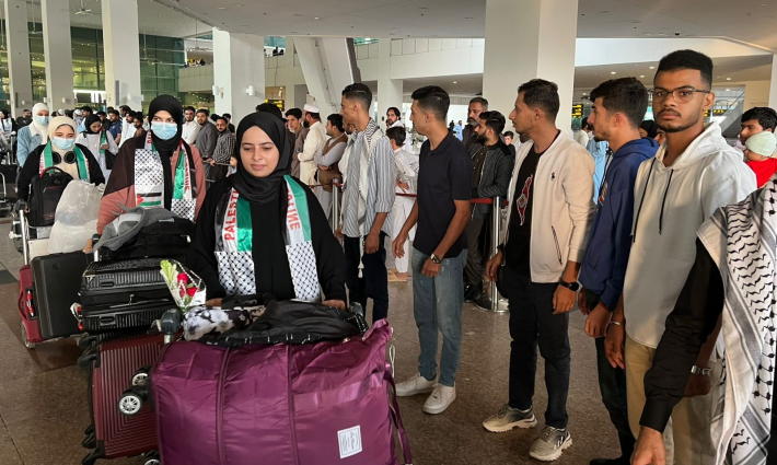 استقبال طلاب قادمين من غزة للدراسة