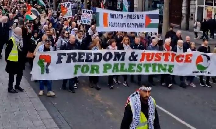 مظاهرة حاشدة لدعم فلسطين في أيرلندا