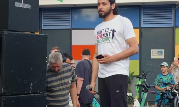 رامسيس كيلاني أثناء نشاط داعم لفلسطين