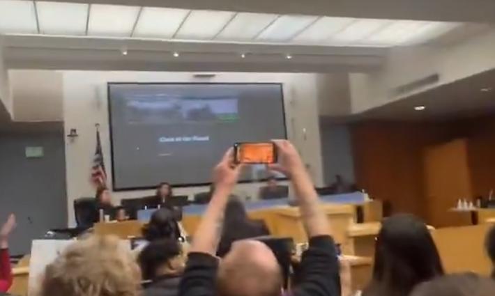 اجتماع لمناقشة سحب الاسثتمارات من شركة كاتربيلر الداعمة للاحتلال