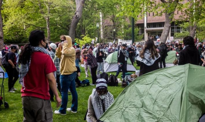 مخيم طلابي داعم لفلسطين