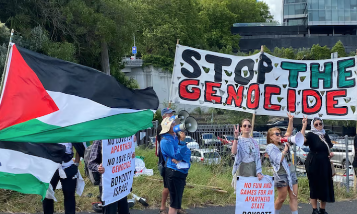 احتجاج مندد باستقبال لاعبة تنس إسرائيلية في نيوزيلندا