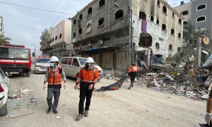 الدفاع المدني يقيم عمليات إنقاذ في غزة