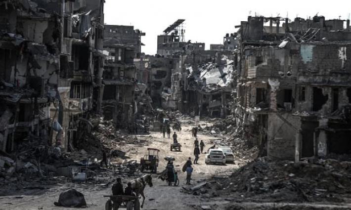 نزوح بين مبانٍ مدمرة في قطاع غزة