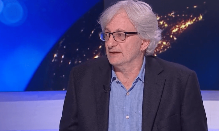 الكاتب البريطاني ديفيد هيرست