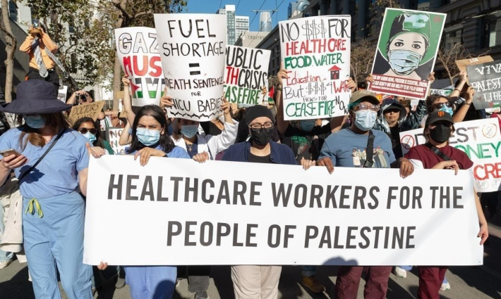 مظاهرة للعاملين الصحيين لأجل فلسطين