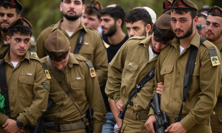 جنود إسرائيليين بحالة يأس