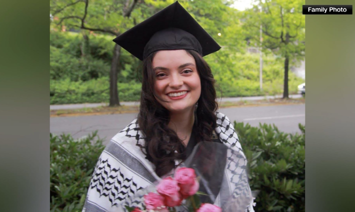 الناشطة عائشة نور التي قتلها الاحتلال الإسرائيلي