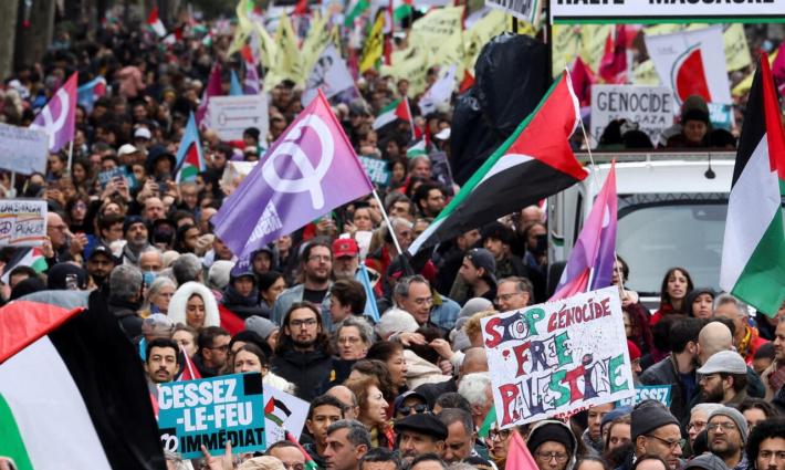 مظاهرة حاشدة لدعم فلسطين