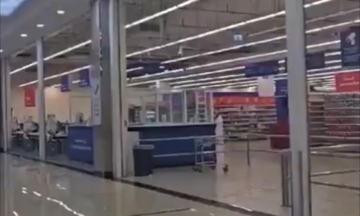 متاجر كارفور خالية في سلطنة عمان