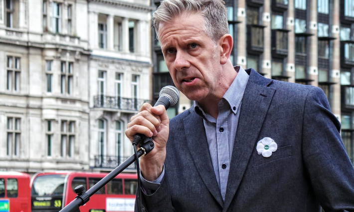 كريس نينهام