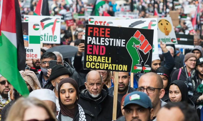 مظاهرة حاشدة لدعم فلسطين