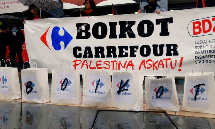 احتجاج إسباني داعم لفلسطين ضد كارفور