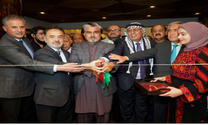 لقطة من افتتاح معرض حول الثقافة الفلسطينية في باكستان