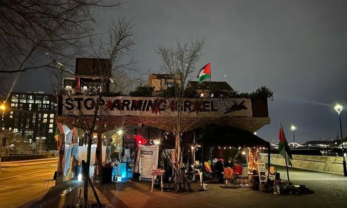 مخيم تضامني أمام السفارة الأمريكية في لندن