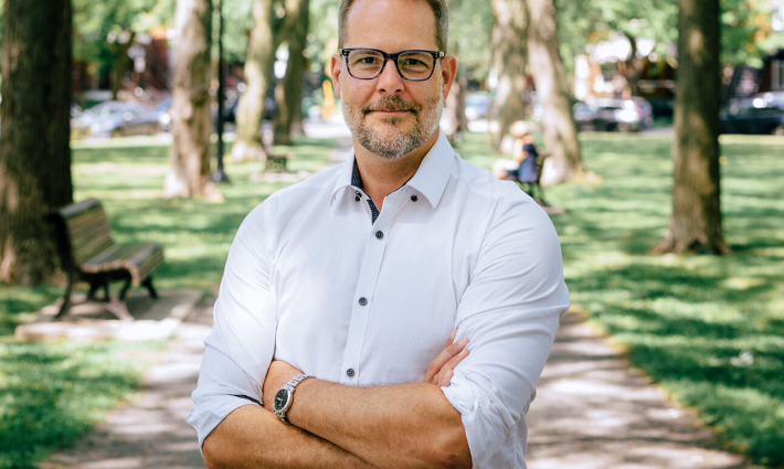 النائب الديمقراطي الجديد ألكسندر بوليريس