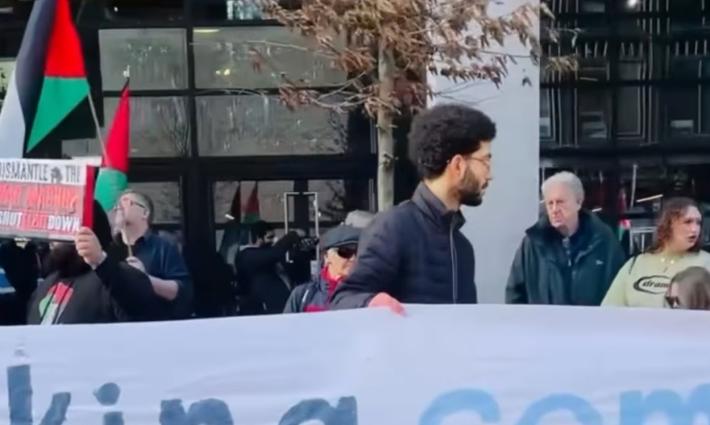 مظاهرة ضد شركة بوكينغ التي تمول الاستعمار الإسرائيلي