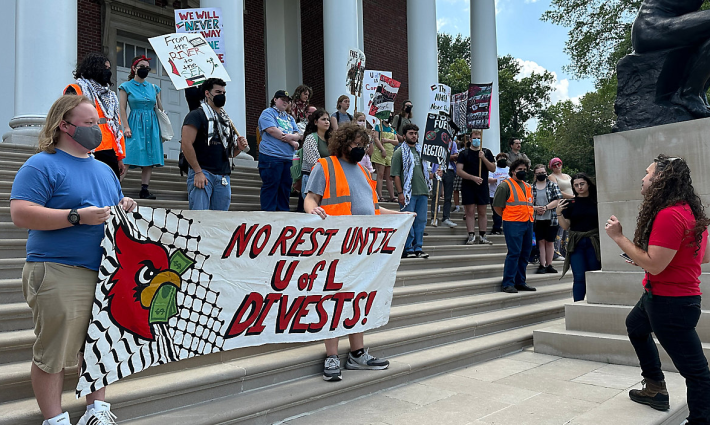 احتجاج طلابي في جامعة لويزفيل