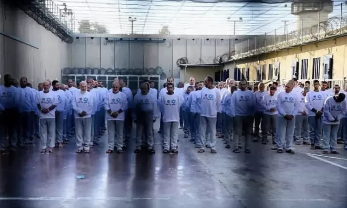 أسرى داخل سجون الاحتلال