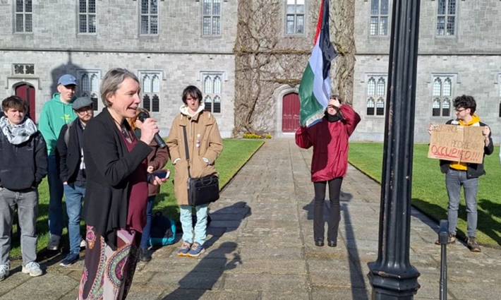 احتجاج مؤيد لفلسطين في جامعة جالواي_