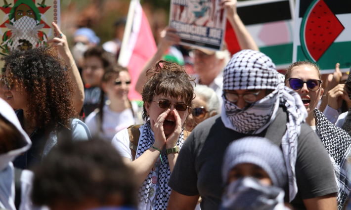 احتجاج طلابي بجامعة واشنطن لدعم فلسطين