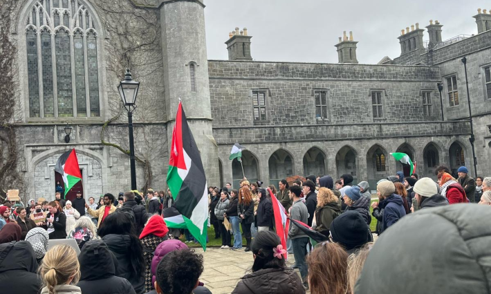 احتجاج داعم لفلسطين لطلاب جامعة غالواي