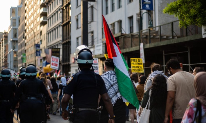 الشرطة تعتقل طالب داعم لفلسطين