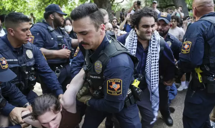 1400 أكاديمي يقاطعون جامعة كولومبيا لقمعها داعمي فلسطين