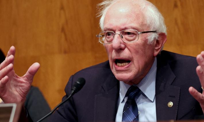 “علينا إنهاء تواطئنا”.. سيناتور أمريكي سيطرح وقف تسليح الاحتلال بمجلس الشيوخ