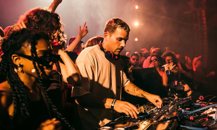 متبرئون من التواطؤ.. منصة موسيقية بريطانية تنضم للمقاطعة الثقافية للاحتلال