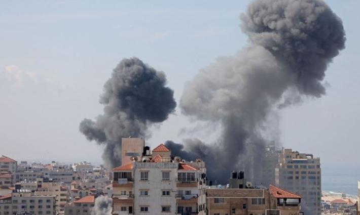 مجازر جديدة بحق نازحي قطاع غزة في مراكز الإيواء.. ,مظاهرات في بودابست ترفض زيارة نتنياهو وتؤكد دعمها لفلسطين