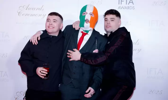 إلغاء عروض وملاحقة فرقة "نيكاب" تحت التحقيق بسبب دعمها فلسطين