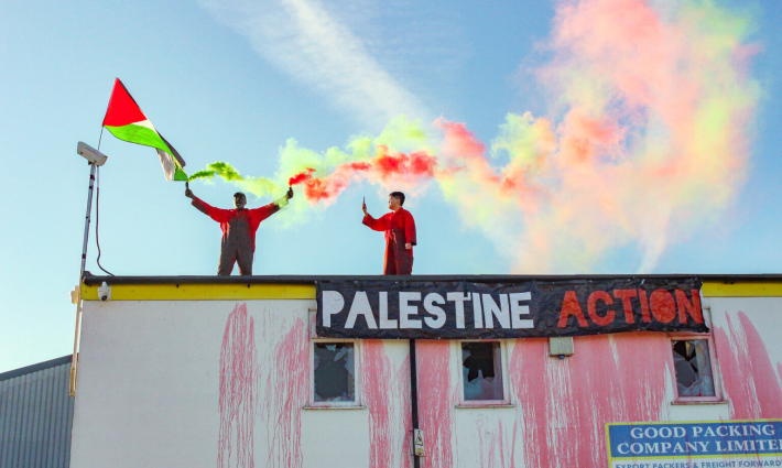 إسقاط التهم عن نشطاء أغلقوا موقعي أسلحة إسرائيلية