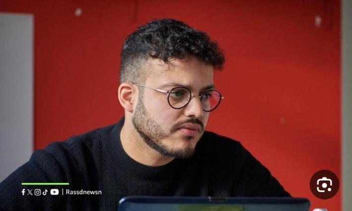 ظروف الاحتجاز ليست سهلة، لكنني أعلم أنها لا تُقارن بما يعانيه الفلسطينيون من تعذيب وإذلال في سجون الاحتلال  يانيس محمدي | صحفي على سفينة مادلين