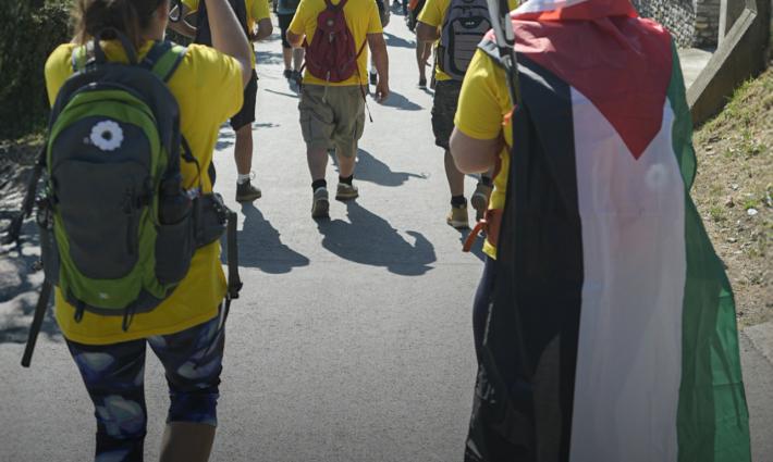 فلسطين حاضرة بعلمها.. آلاف يحيون ذكرى مجزرة سربرينيتسا  في البوسنة