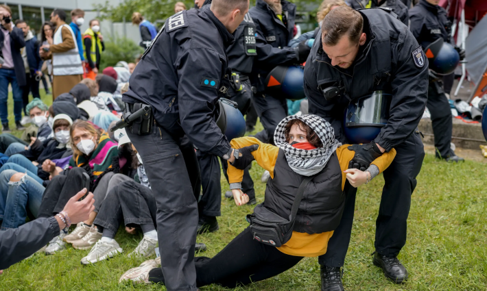 الكشف عن ازدياد بـ600% في قضايا قمع مناصري فلسطين بالجامعات