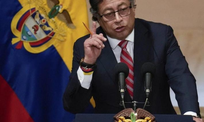 بصفتي القائد الأعلى للقوات المسلحة أصدرت أمرًا باعتراض أي سفينة تحمل فحمًا وتتجه نحو "إسرائيل"، لن نتواطأ مع الإبادة  غوستافو بيترو| رئيس كولومبيا